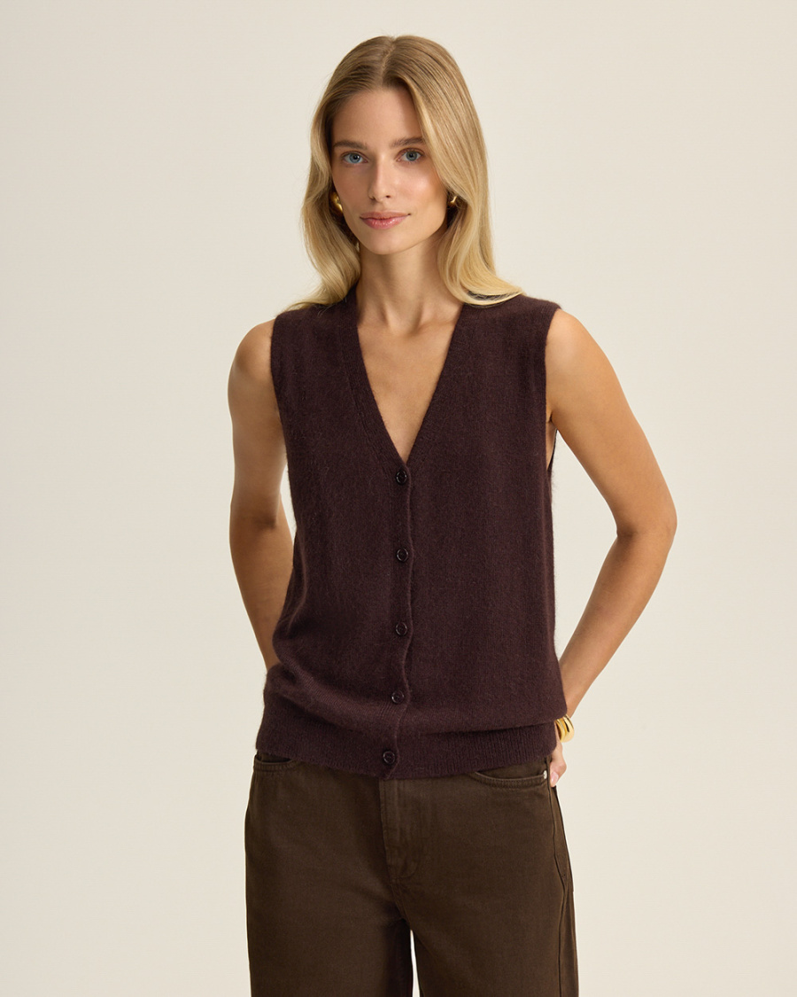 жилет на пуговицах с шерстью ангоры  фотография