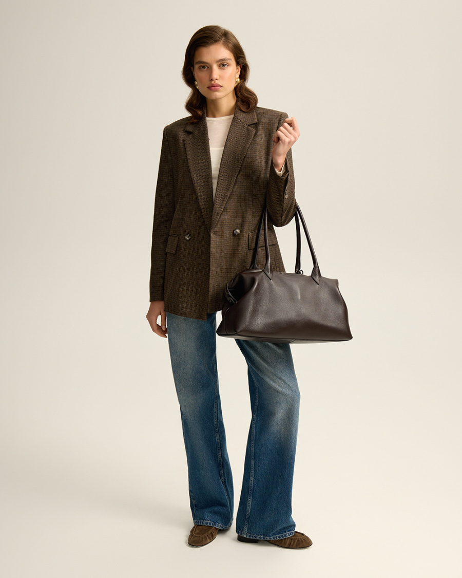 объемная сумка из натуральной кожи  фотография