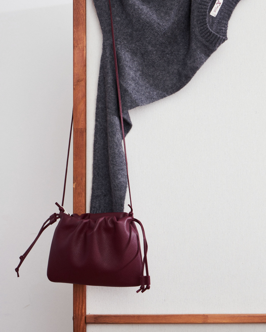 Мини-сумка из натуральной кожи бордовый 12000₽