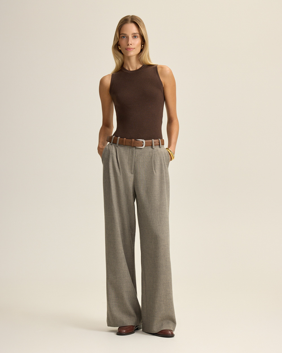 

Классические брюки с защипами, серый