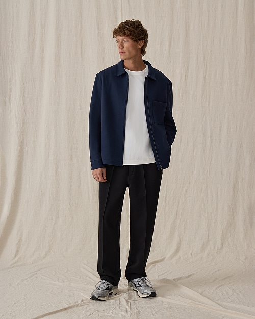 Мужские брюки с защипами, из футера, черный