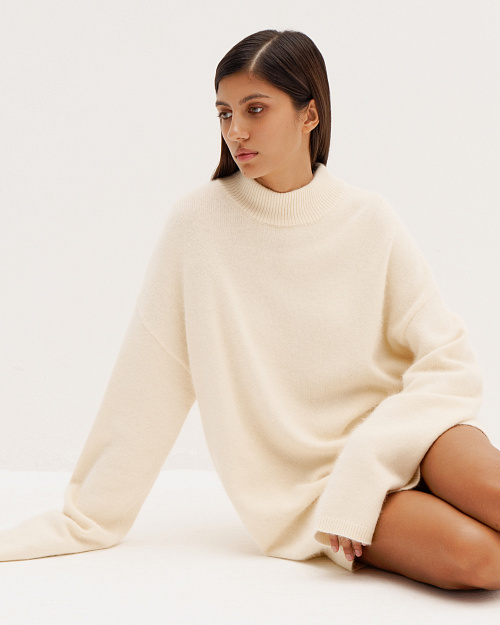 Удлиненный свитер из шерсти и ангоры, молочный