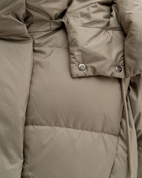 Пуховик с капюшоном и карманами на резинке, хаки