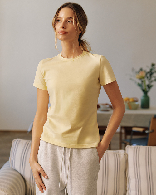 Футболка полуприталенного кроя, сливочный