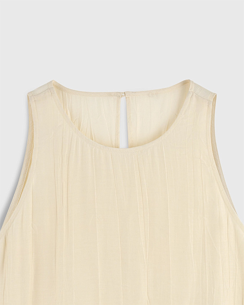 Асимметричный топ из фактурной жатой ткани, молочный