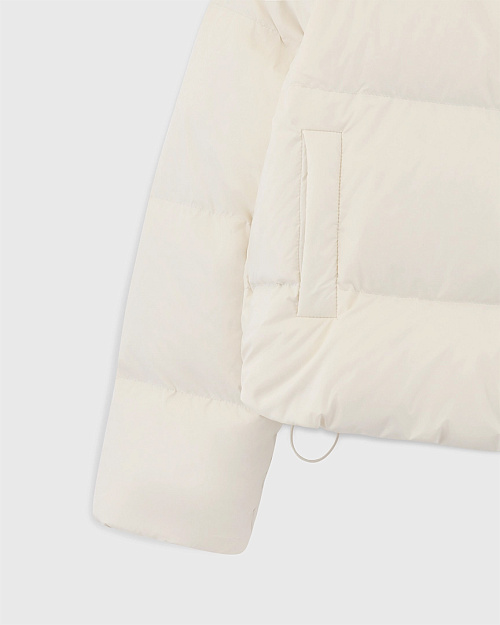 Короткий пуховик с натуральным наполнителем, молочный