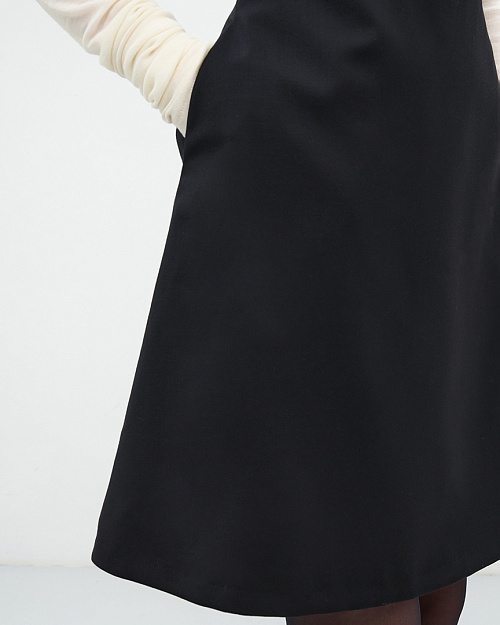 Платье мини с фигурным вырезом из шерсти, чёрный